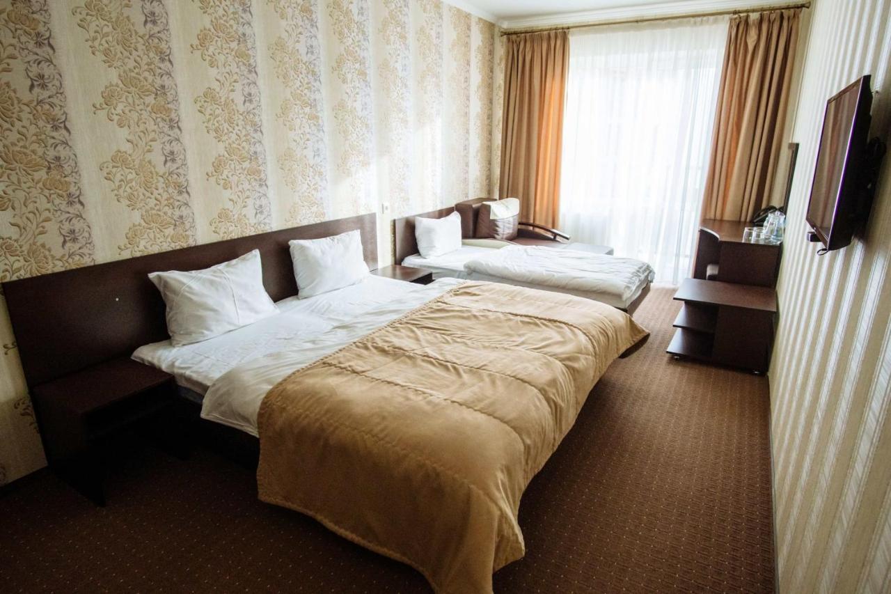 Kasimir Resort Hotel & Spa Bukovel Bagian luar foto